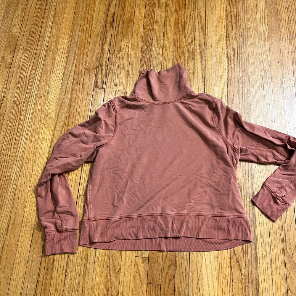 Athleta Shirt Womens Medium Tops Cropped Funnel Neck In Nirvana